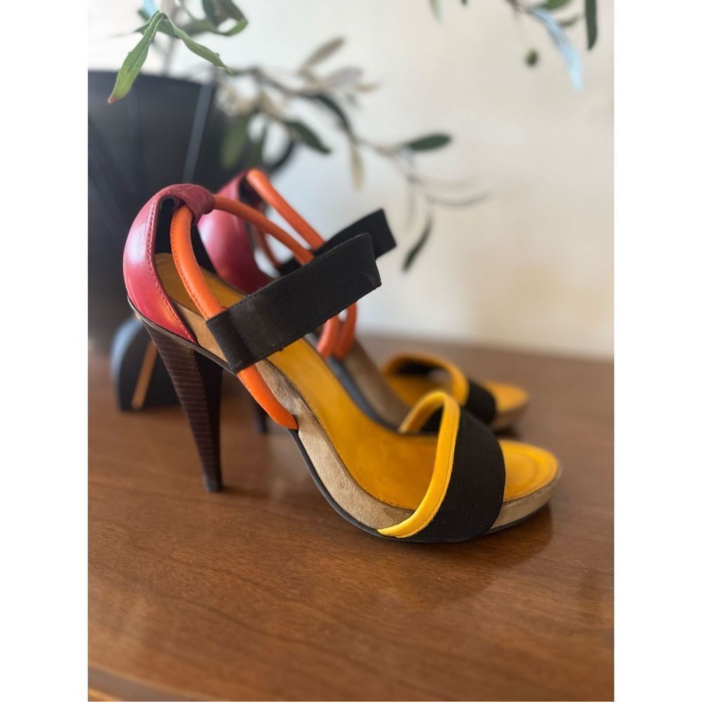 Y2K Kors Michael Kors strappy Colorblock Heels size 9.5